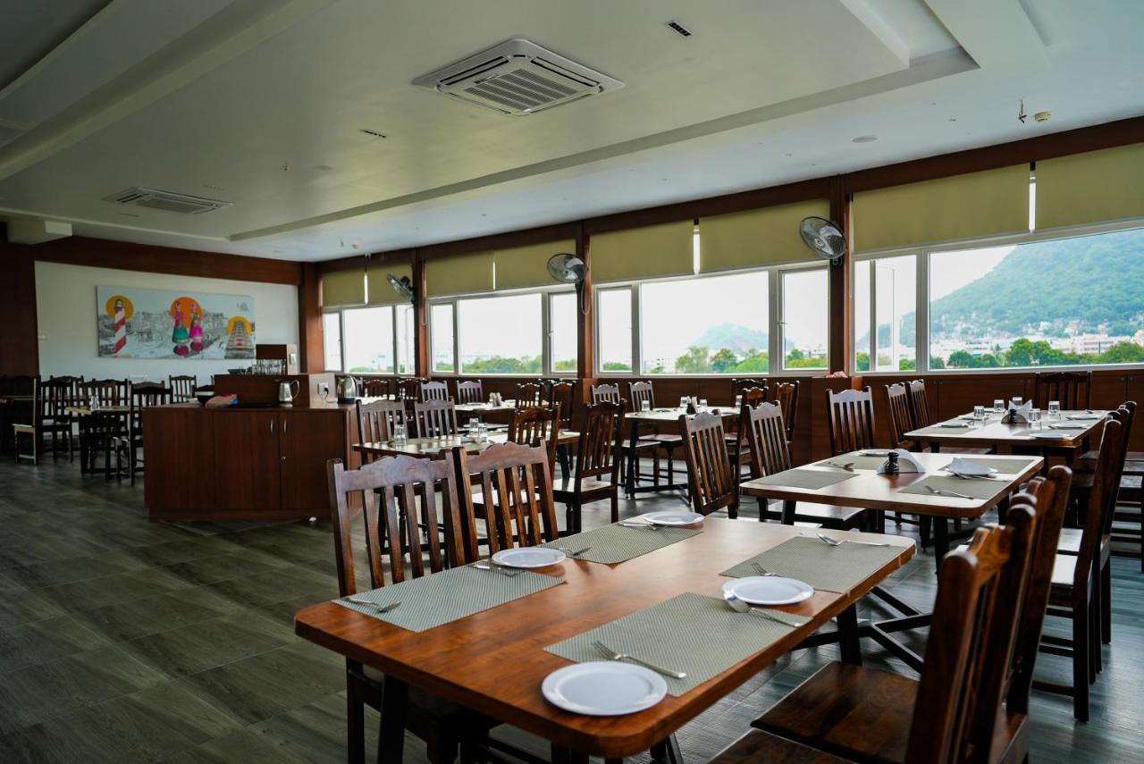 Hotel Sunrise Hospitality Vijayawāda Zewnętrze zdjęcie